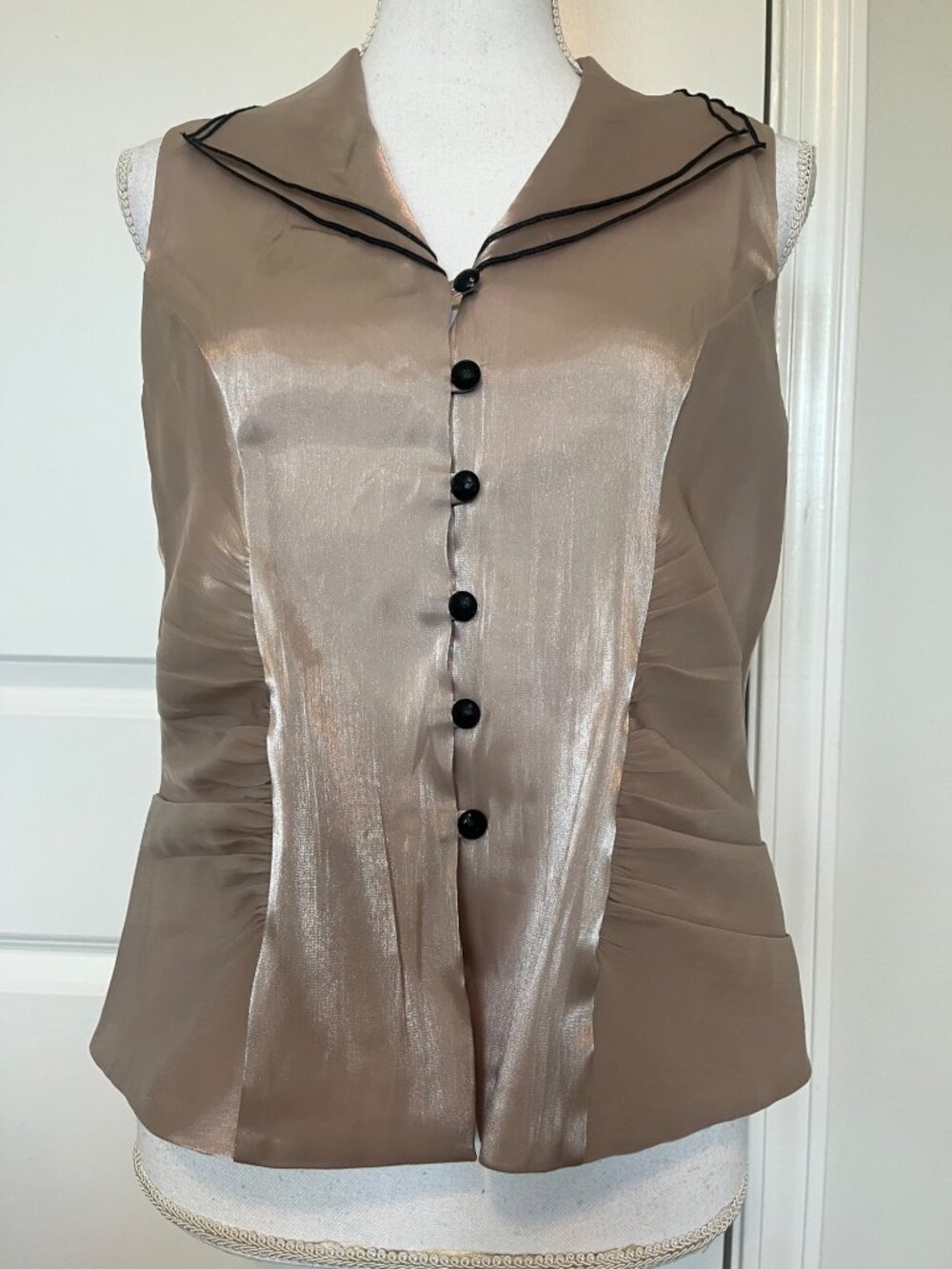 Vtg Champagne Sleeveless Dressbarn Collection Button-Up Top Ruched Collar Size 8